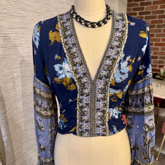 Adorable free People flowy top perfect condition - Picture 2 of 5